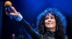 Tribute to Whitney Houston Plymouth-liput