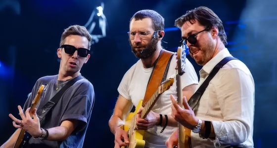 Vulfpeck vystupují naživo v AccorHotels Arena v Paříži