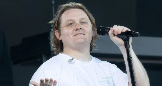 Zara Larsson & Lewis Capaldi - Thursday-liput